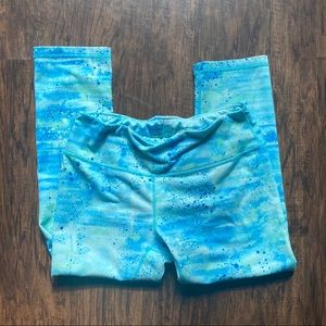 Reebok Cropped Blue Splatter Compression Leggings